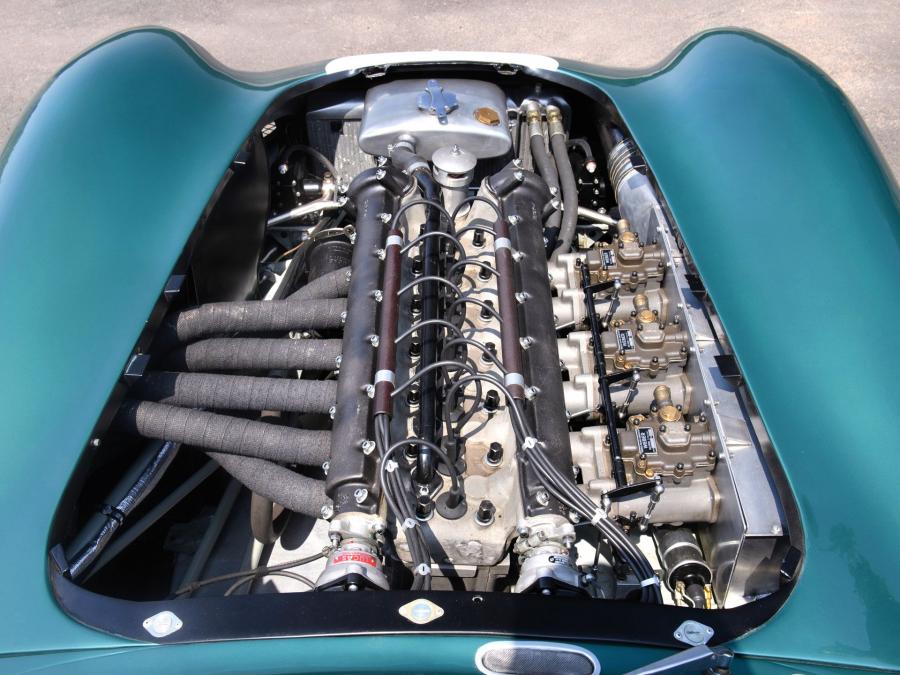 Моторный отсек Aston Martin DBR1 (001) 1956 года  (фото 40 из 52)